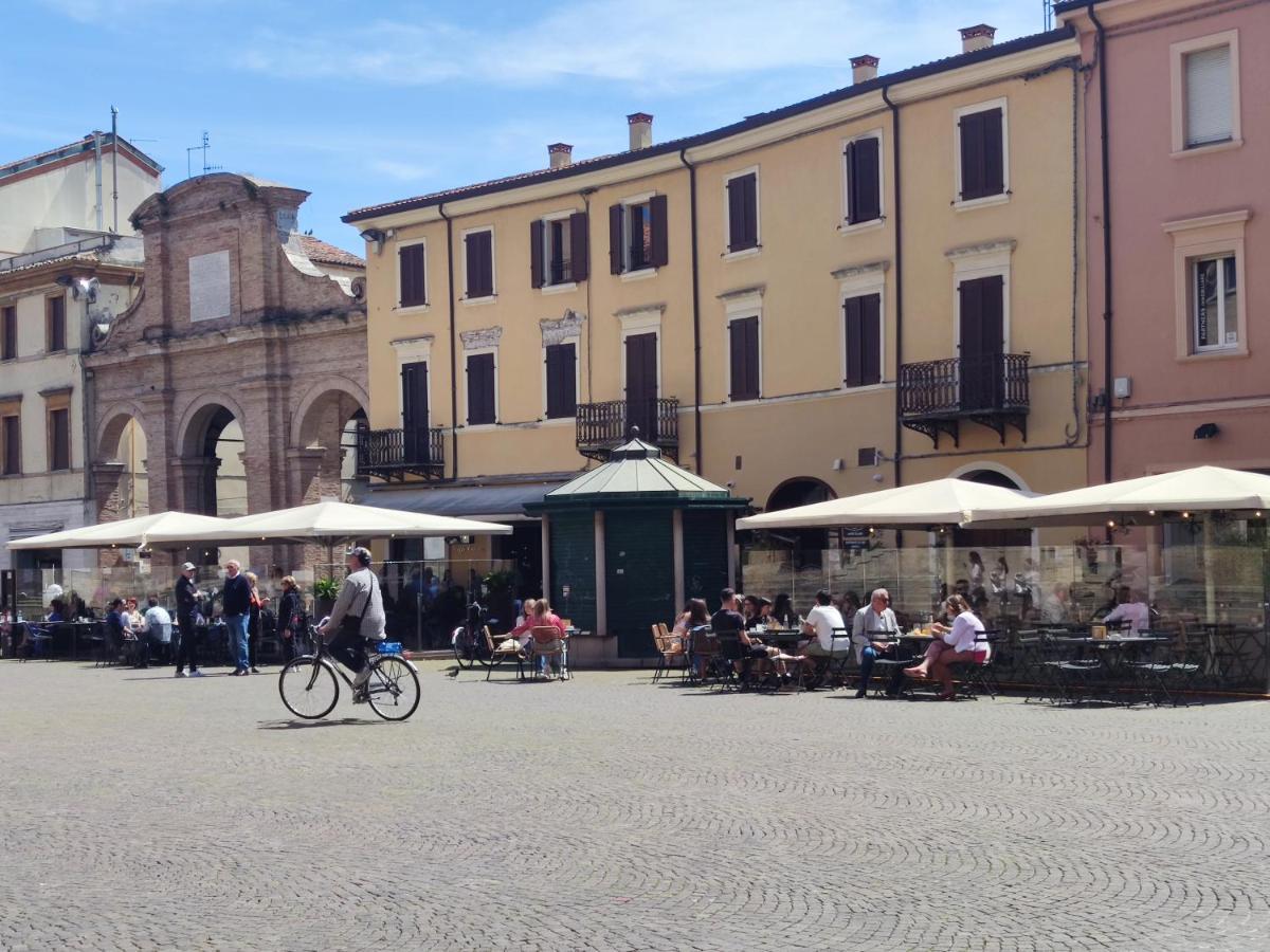 Appartamento In Piazza Cavour Centro Storico Rimini Dış mekan fotoğraf